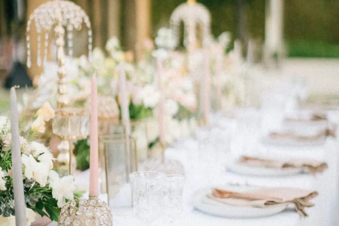 Table set up dinner wedding